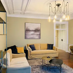  Apartment Charming 4 Bedroom In Chiado