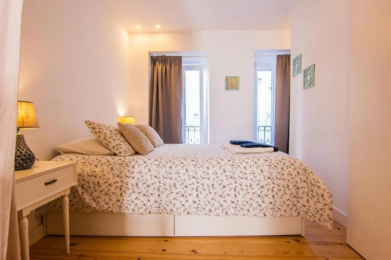 New Apartment Bairro Alto Lizbona Portugalia